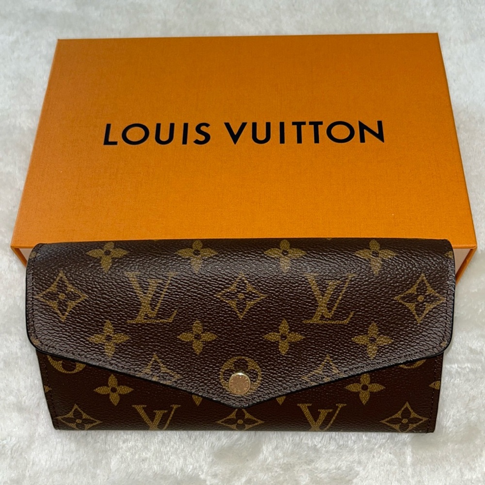 Louis Vuitton Sarah Wallet